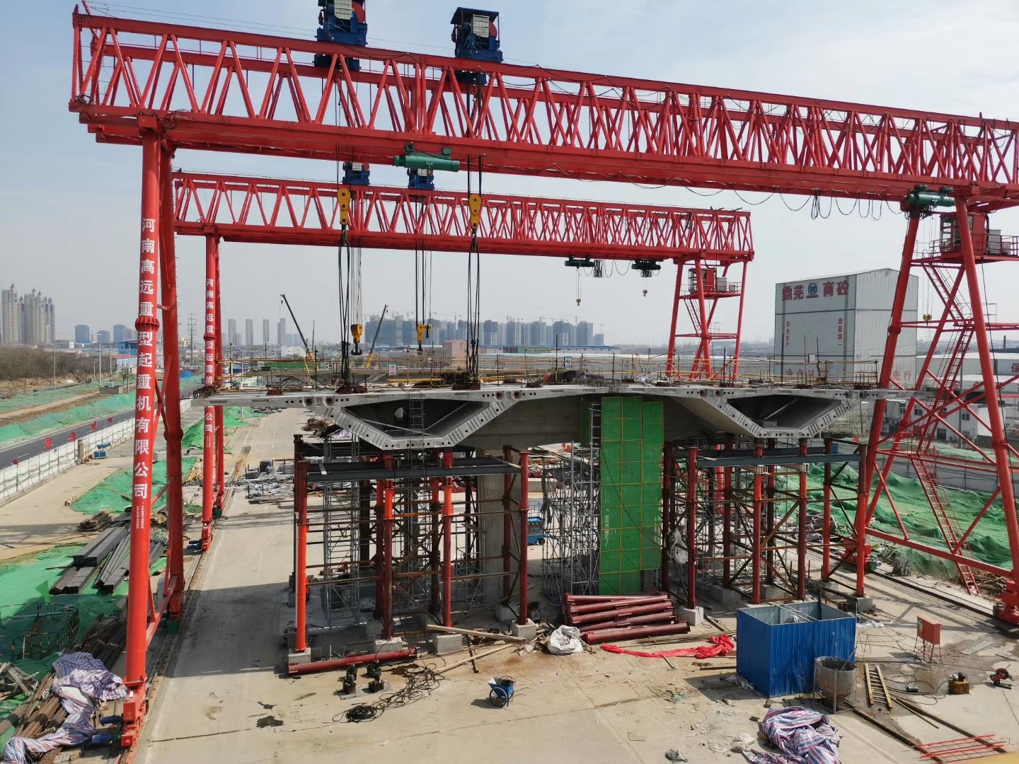 鄭州市政工程集團(tuán)南四環(huán)項(xiàng)目，ME100+100t-57m-20m-2臺(tái)，ME100+100t-44m-20m-2臺(tái)，